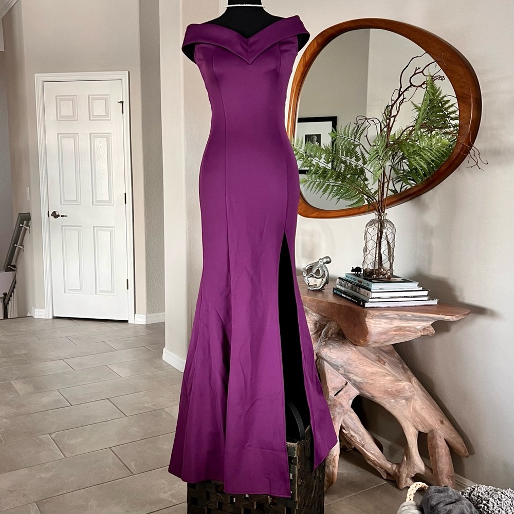 CLOSET CLOSEOUT SALE!! NWT Missord Off Shoulder Slit Thigh Maxi Dress